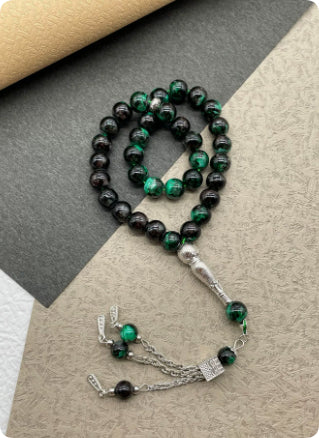 33-piece Gold Tassel Glass Bracelet With 10mm Large Flower Beads 📿                                                               . 33-delige gouden armband met kwastjes en glazen kralen, inclusief grote bloemkralen van 10 mm📿