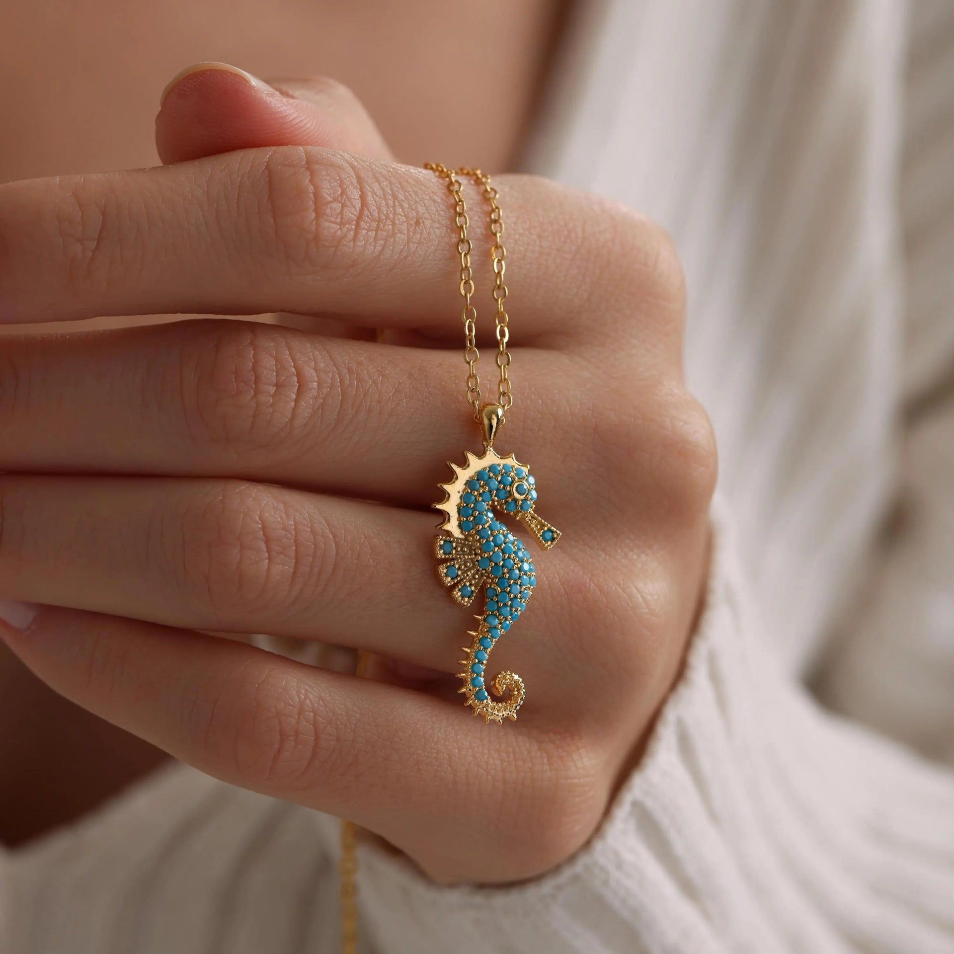 Fashionable Stainless Steel Diamond-encrusted Necklace Pendant